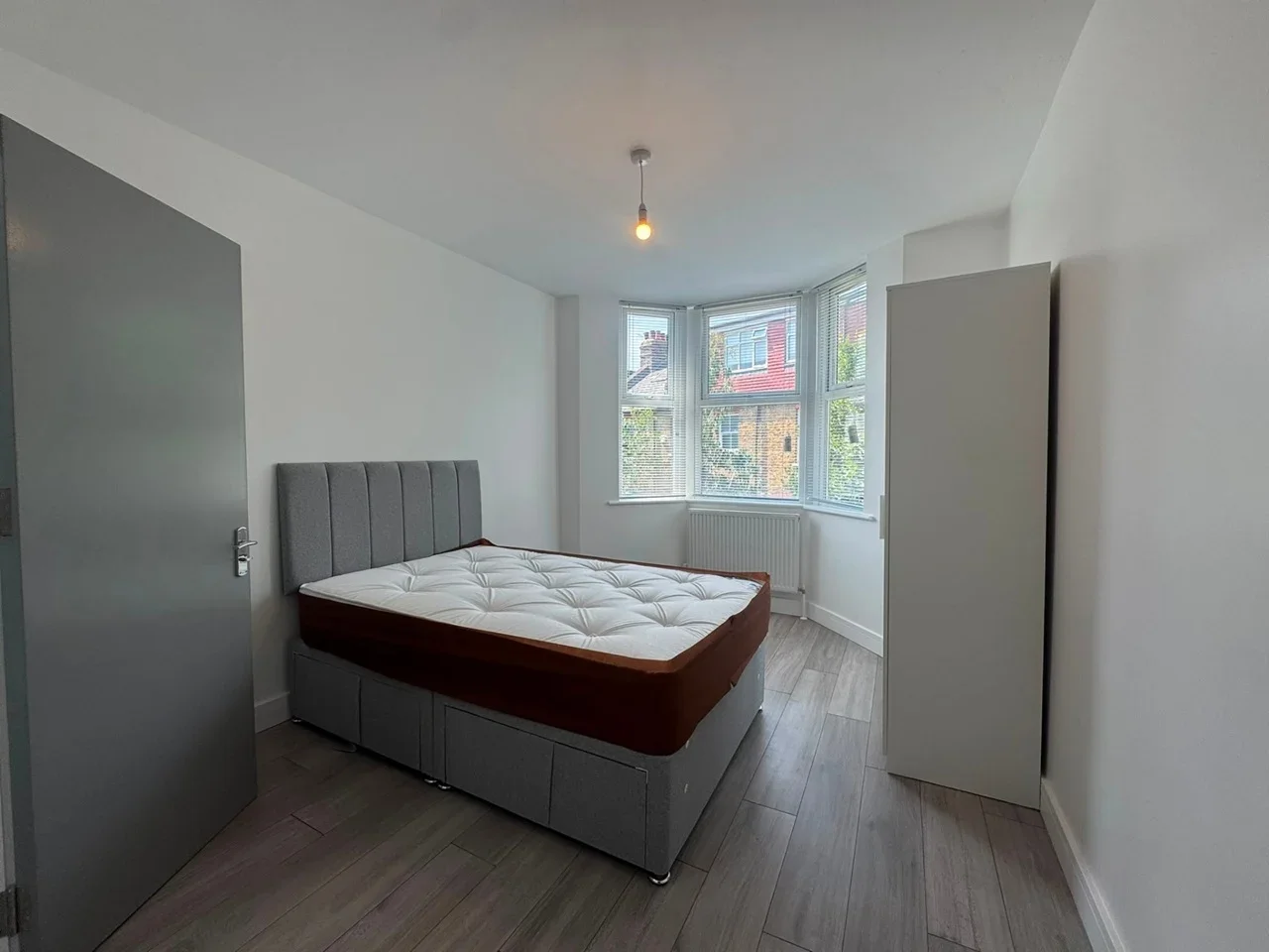 Flat Keston Road in Greater London