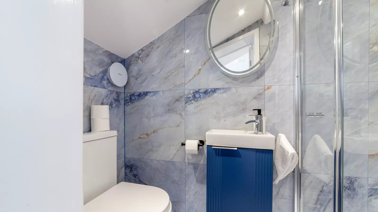 Flat Blackstock Road in Greater London
