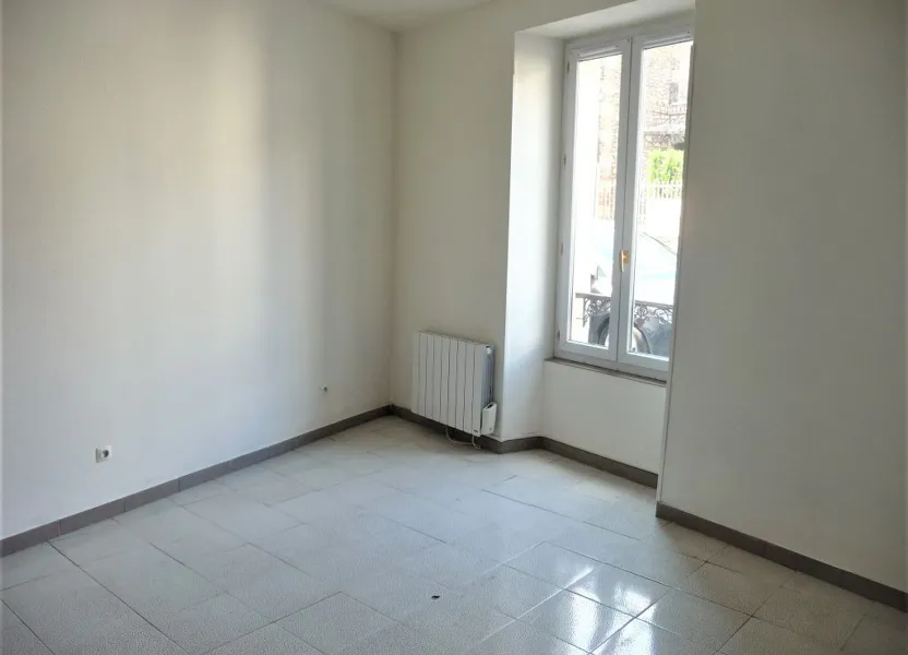 Flat Avenue Leopold Pelletier in Chaintréauville
