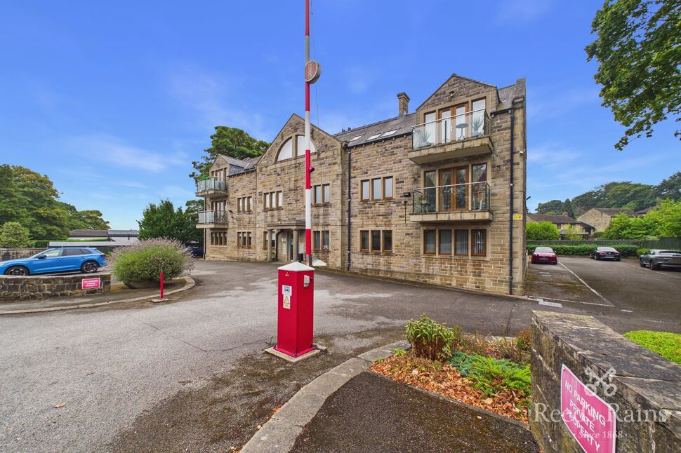 Flat Birkby Lodge Road in Kirklees