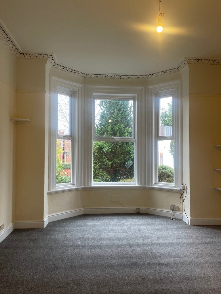 Flat St Clements Road in Manchester