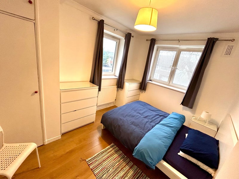 Room Commerell Place in Greater London