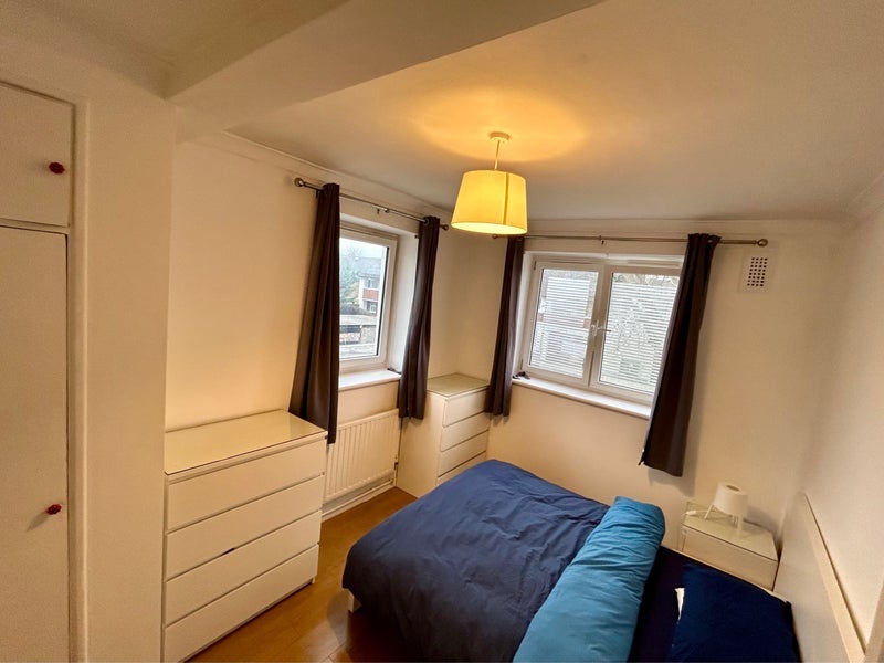 Room Commerell Place in Greater London