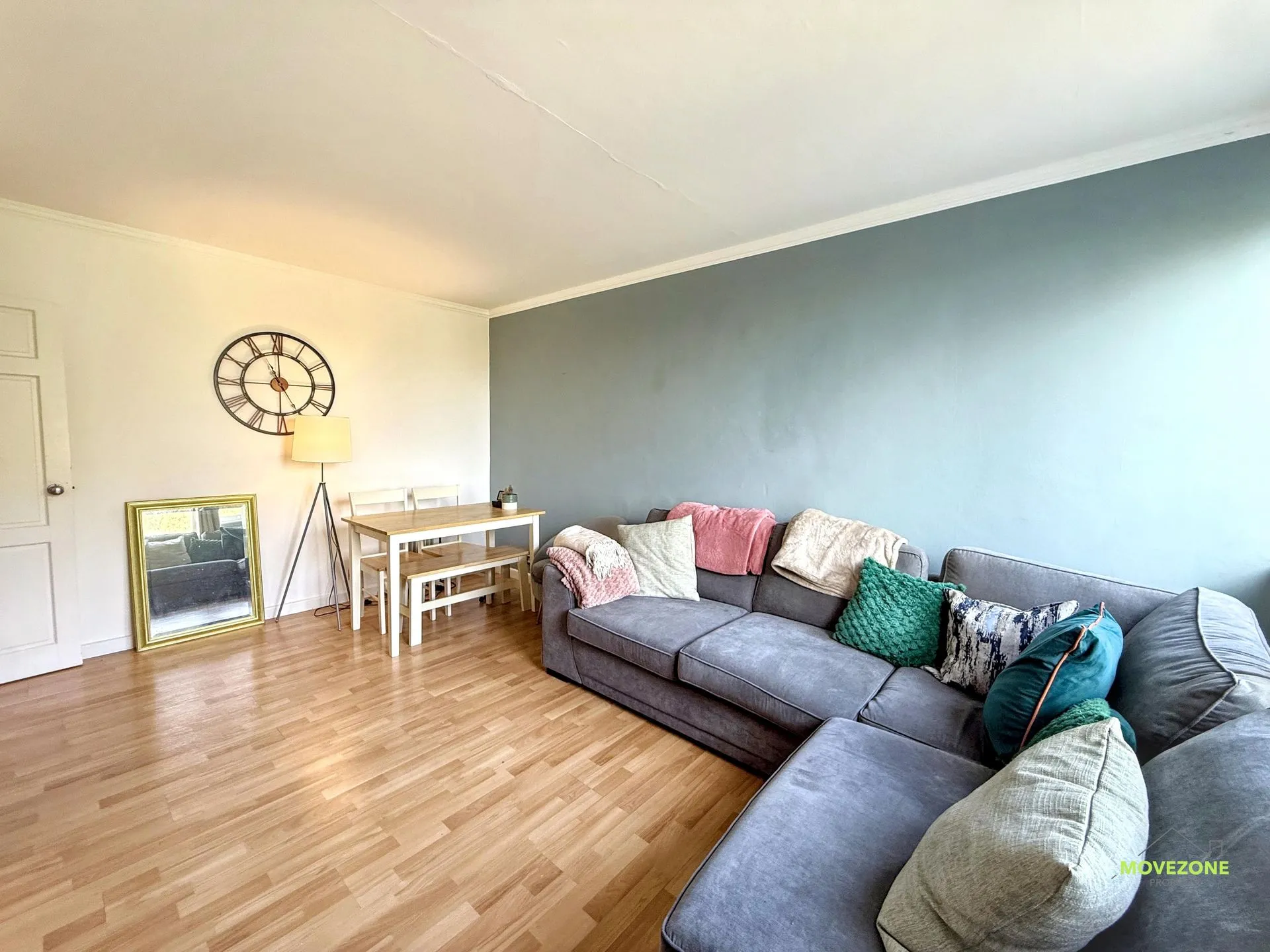 Flat Mottingham Lane in Greater London