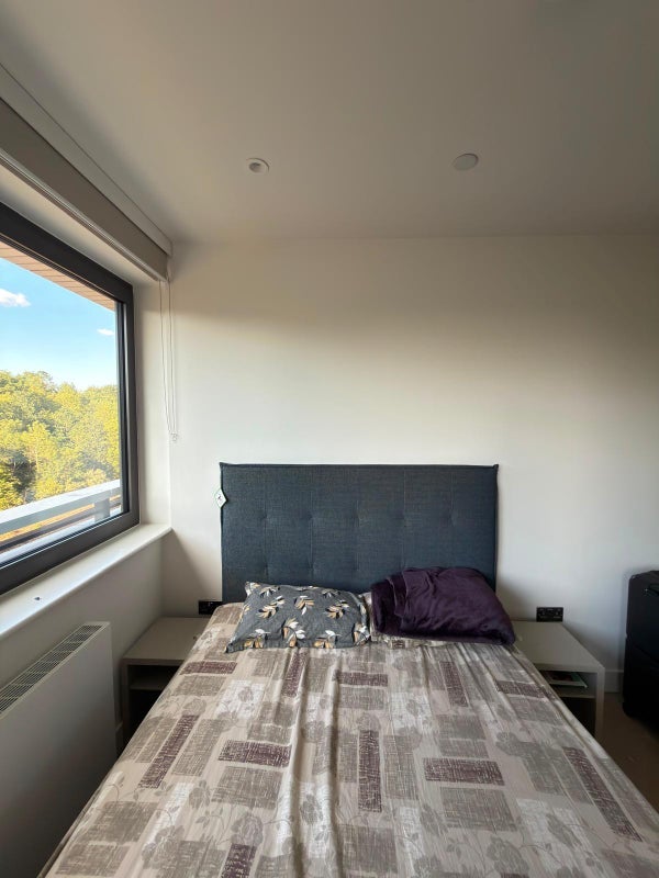 Room High Road Wembley in Greater London
