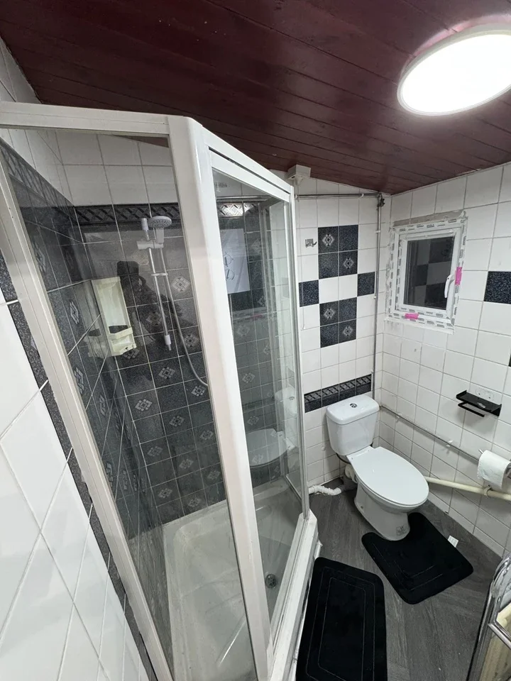 Room Cygnet Avenue in Greater London