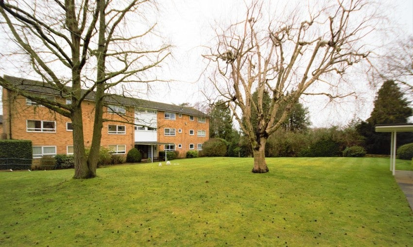 Flat Tormead Road in Guildford