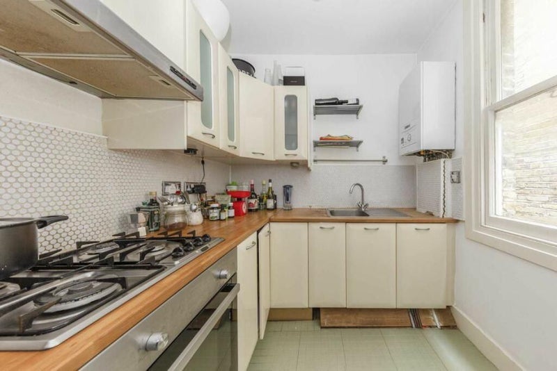 Flat Palace Road in Greater London