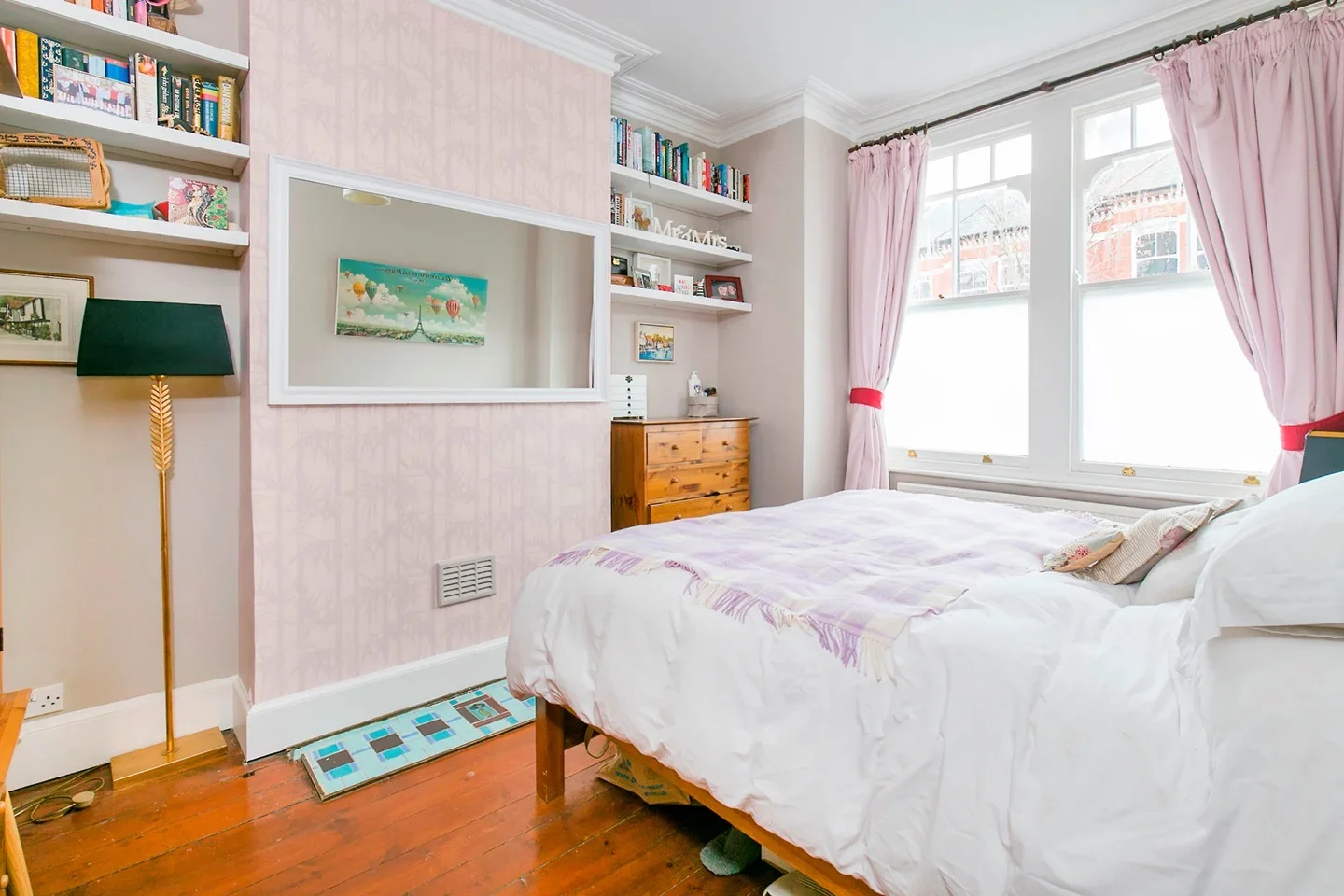 Flat Mandalay Road in Greater London