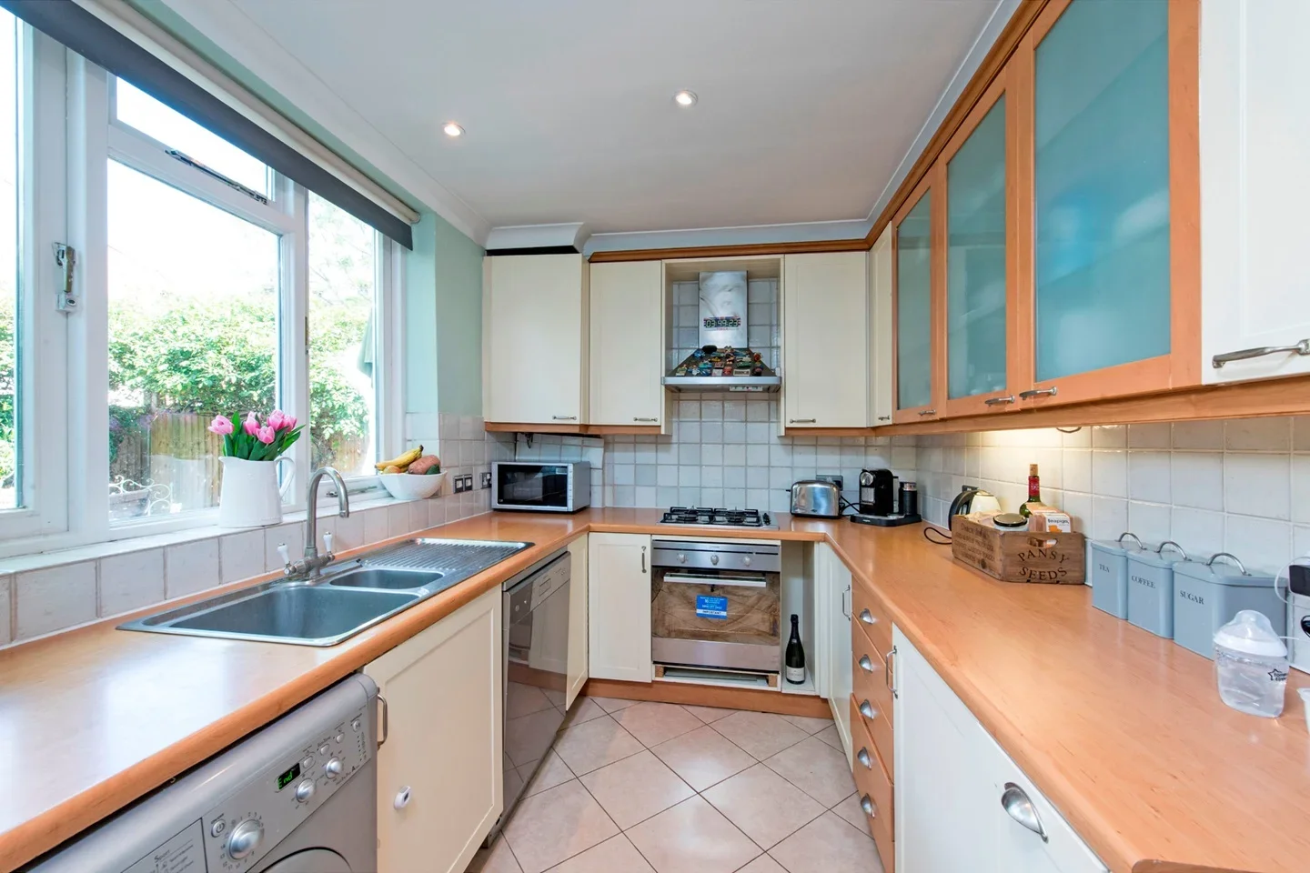 Flat Mandalay Road in Greater London