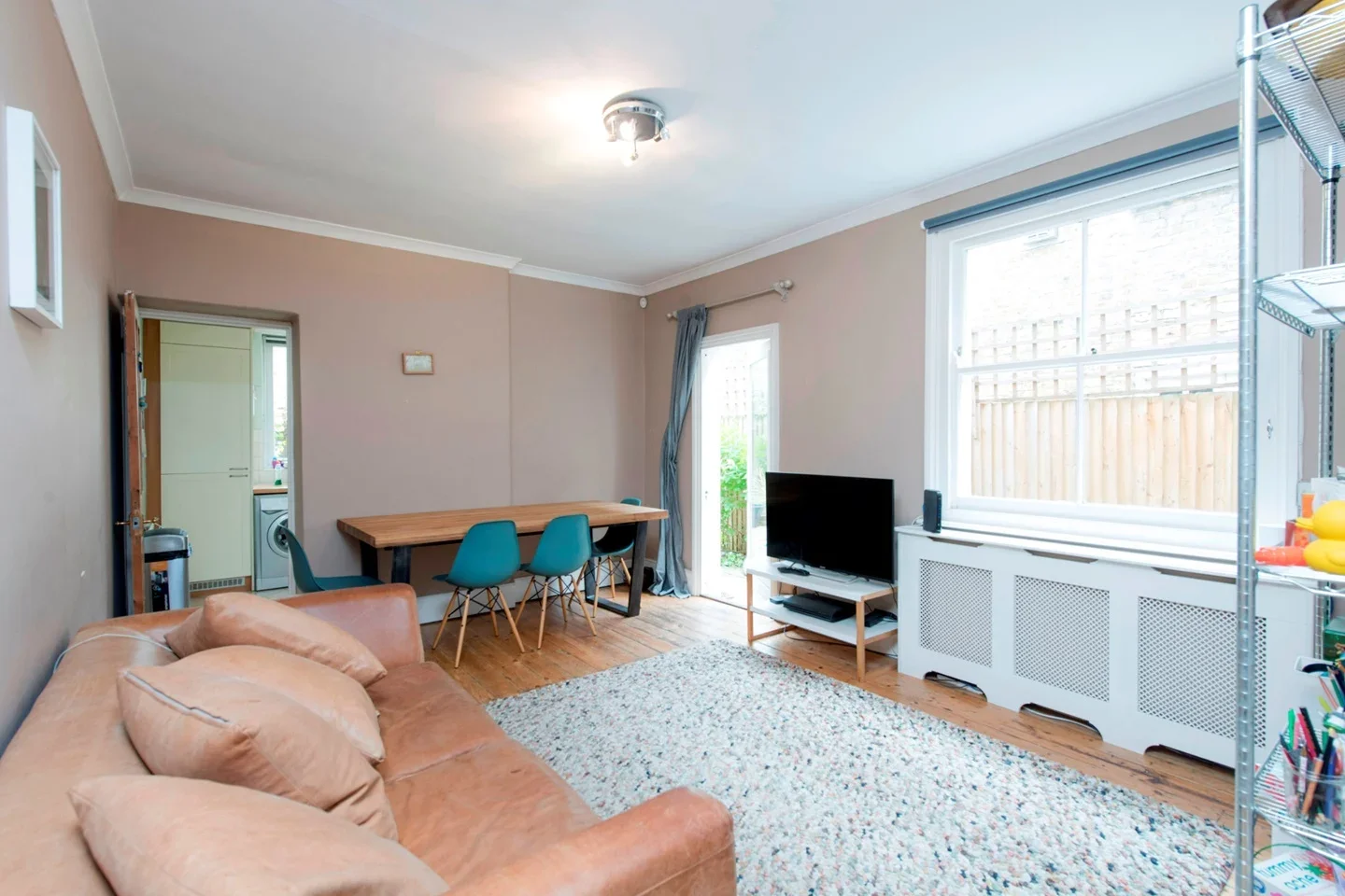 Flat Mandalay Road in Greater London