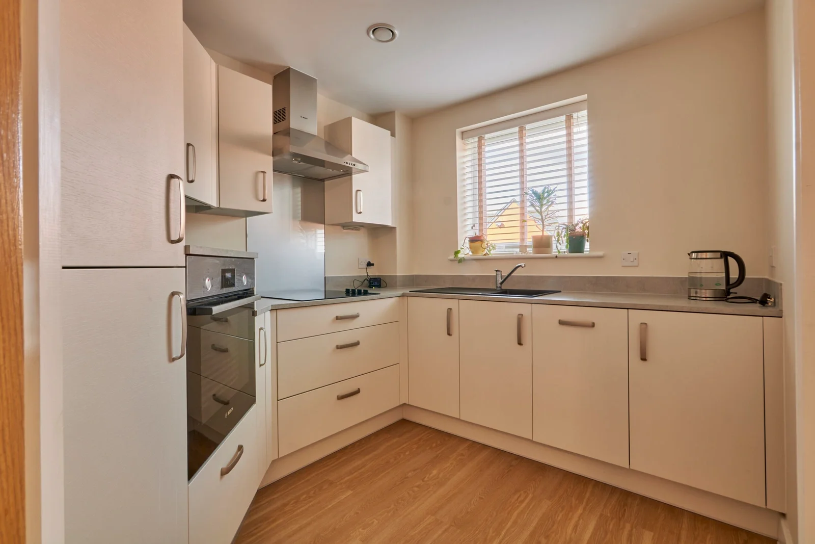 Flat Berwick Avenue in Exeter