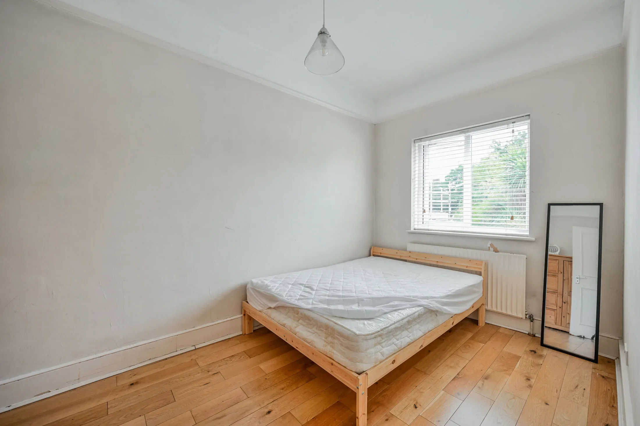Flat Arcadian Gardens in Greater London