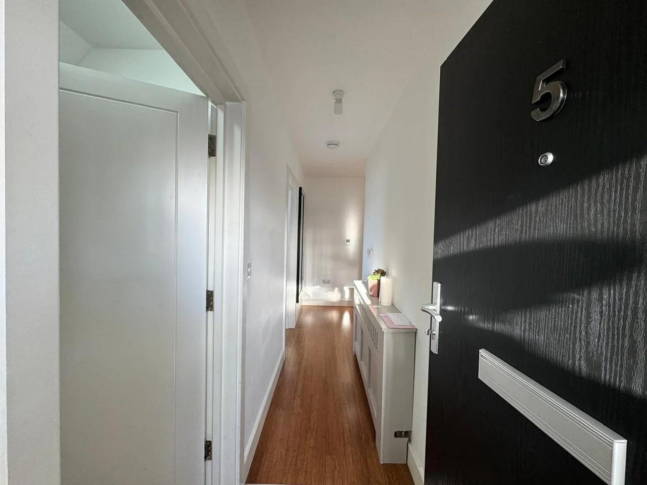 Flat Bramley Road in Greater London