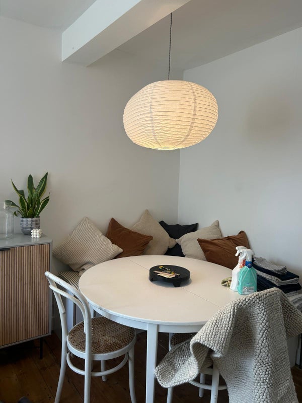Room Ellingham Road in Greater London