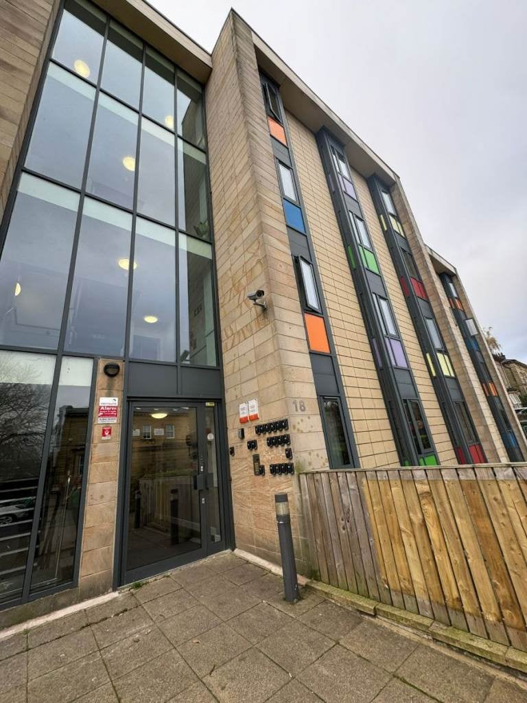 Flat Claremont in Bradford