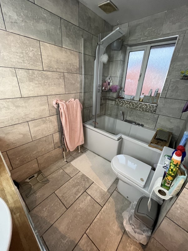 Room Langton Close in Metropolitan Borough of Solihull