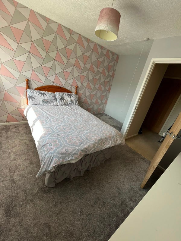 Room Langton Close in Metropolitan Borough of Solihull