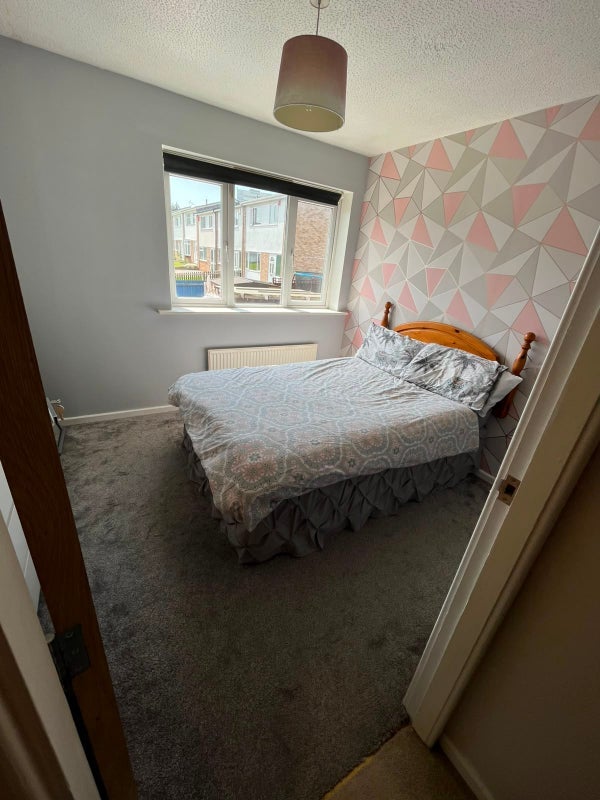 Room Langton Close in Metropolitan Borough of Solihull
