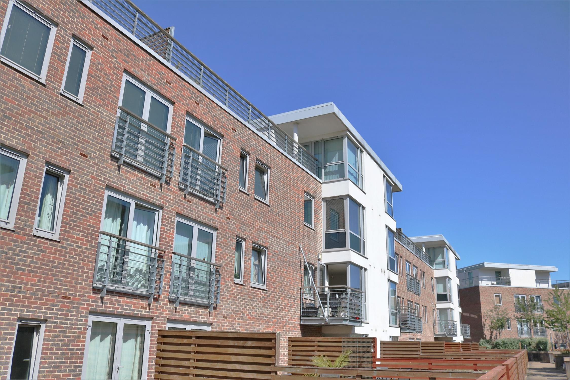 Flat Admiralty Road in Portsmouth