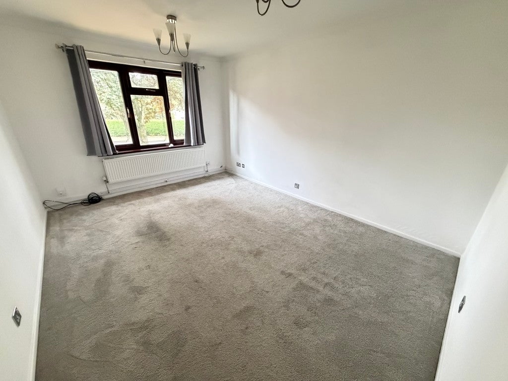 Flat Penn Road in Wolverhampton