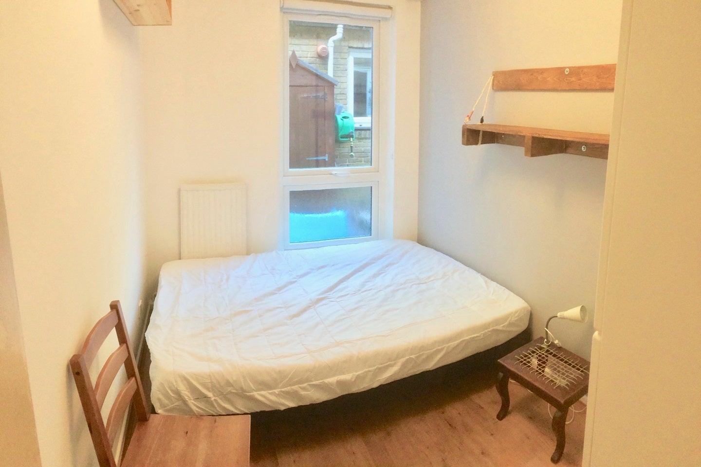 Room Samuel Close in Greater London