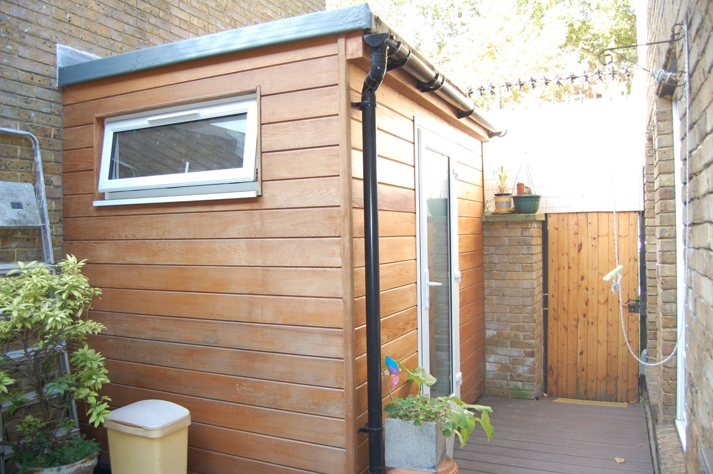 Room Samuel Close in Greater London