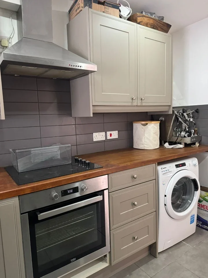 Room Bellevue Road in Greater London