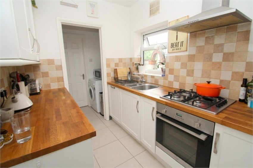 Flat Bramley Close in Borough of Spelthorne