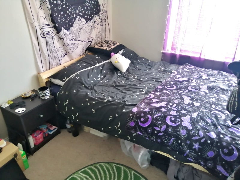 Room Longmead Avenue in Bristol