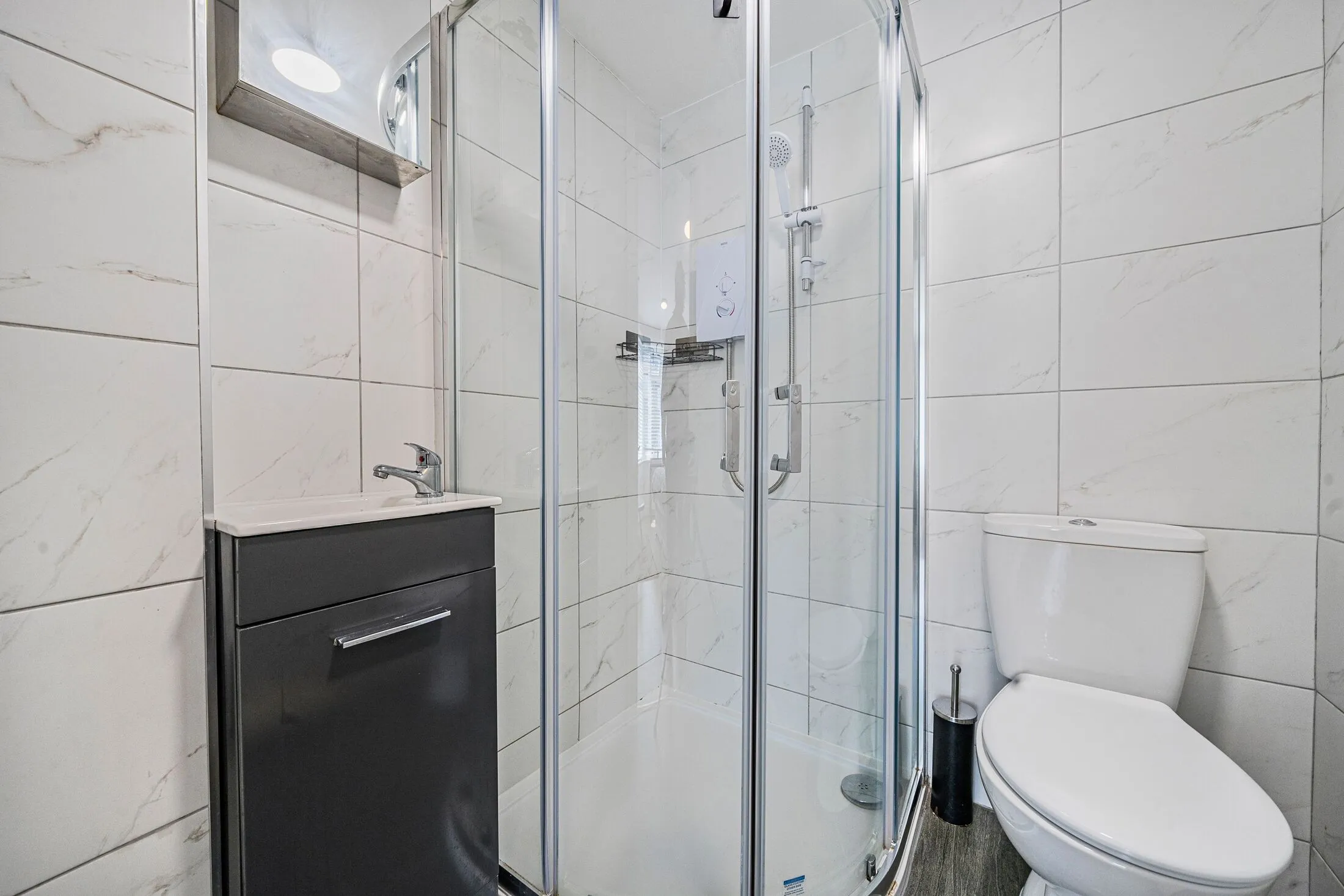 Flat Walton Close in Greater London