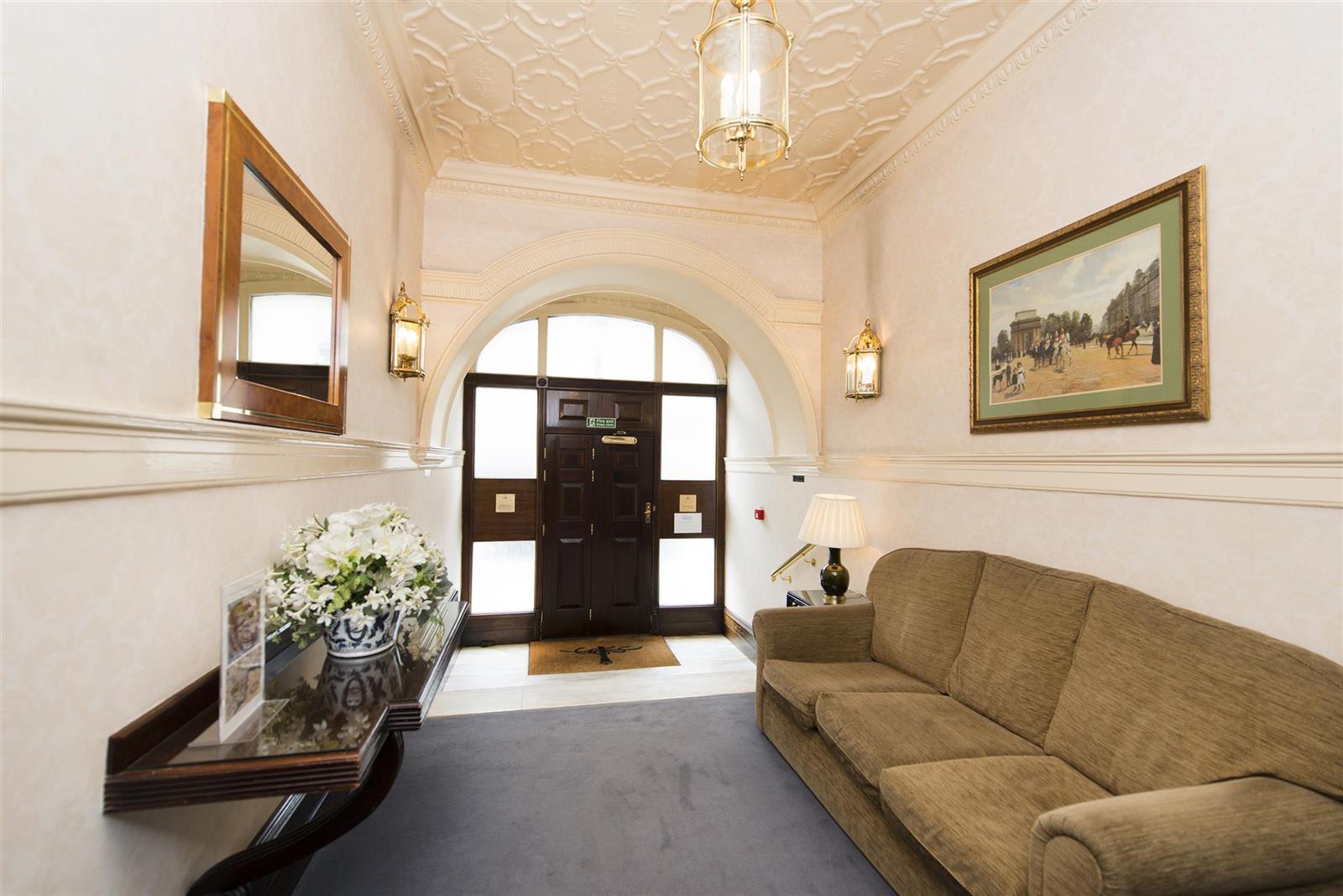 Flat Bramham Gardens in Greater London