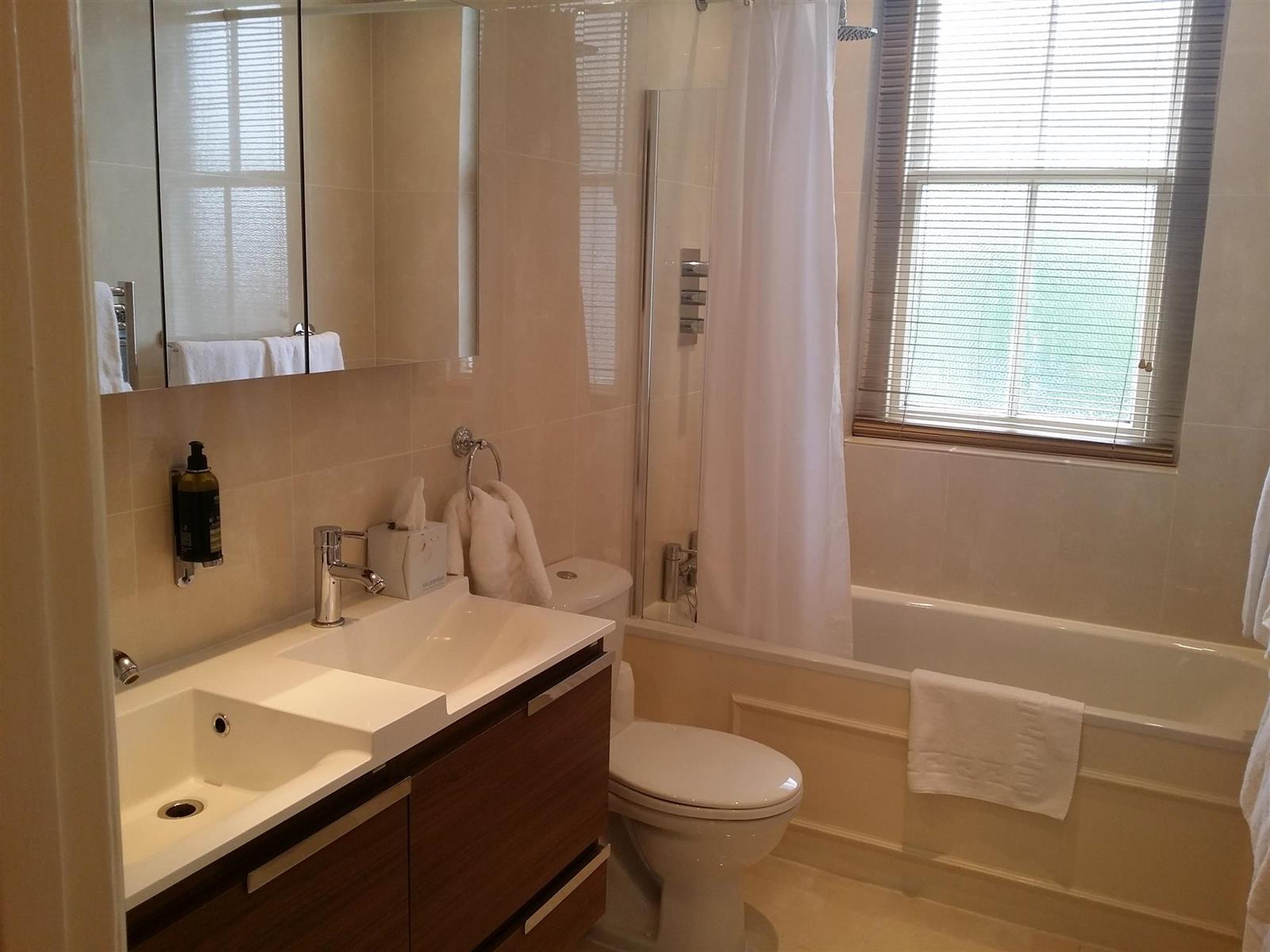 Flat Bramham Gardens in Greater London