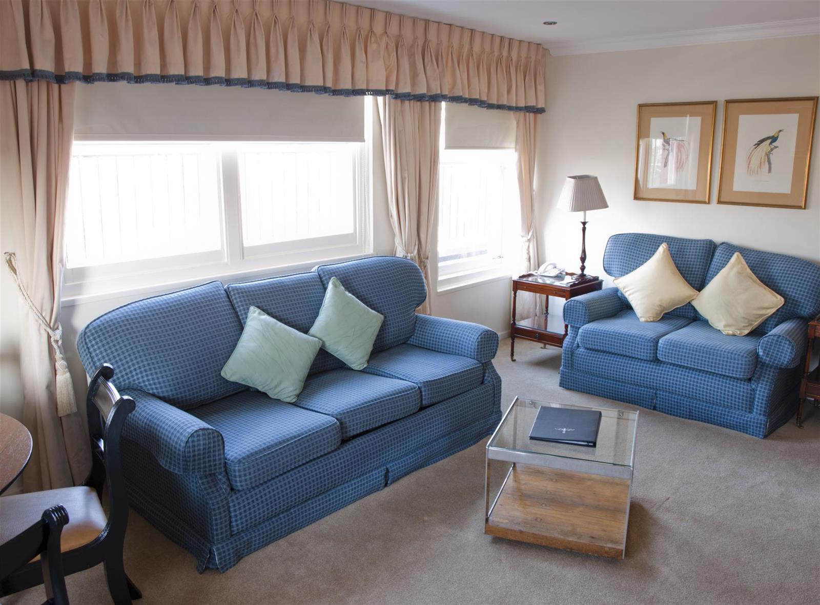 Flat Bramham Gardens in Greater London
