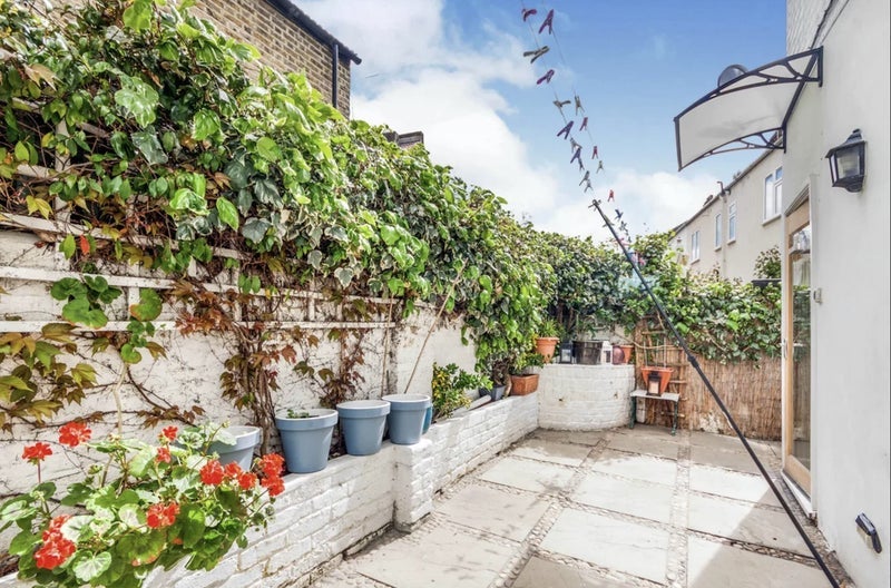 Room Felsham Road in Greater London