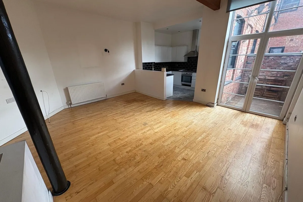 Flat Artizan Road in Northampton