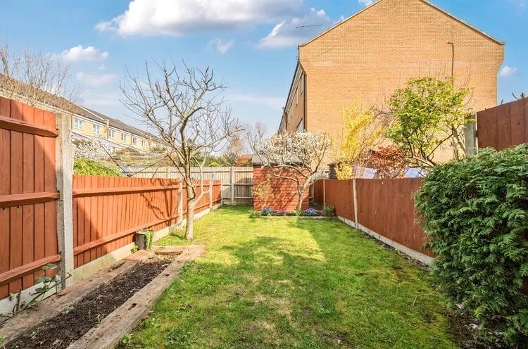 Room Peckham Grove in Greater London
