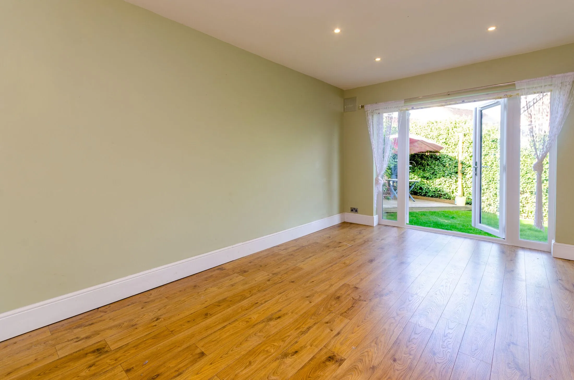 House Bryanstone Close in Guildford