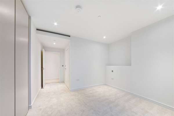 Flat Poplar High Street in Greater London
