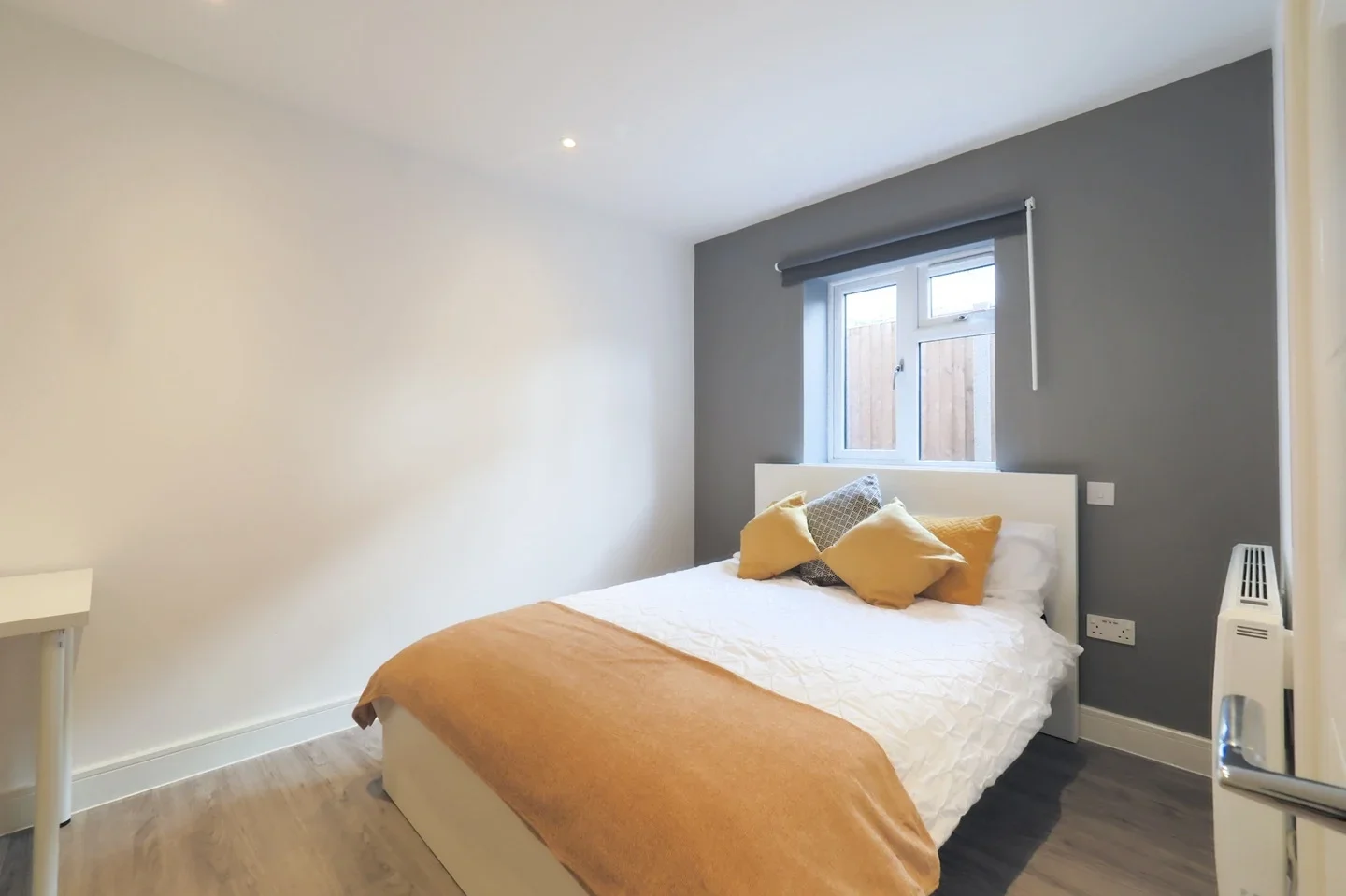 Room Cardinal Avenue in Hertsmere