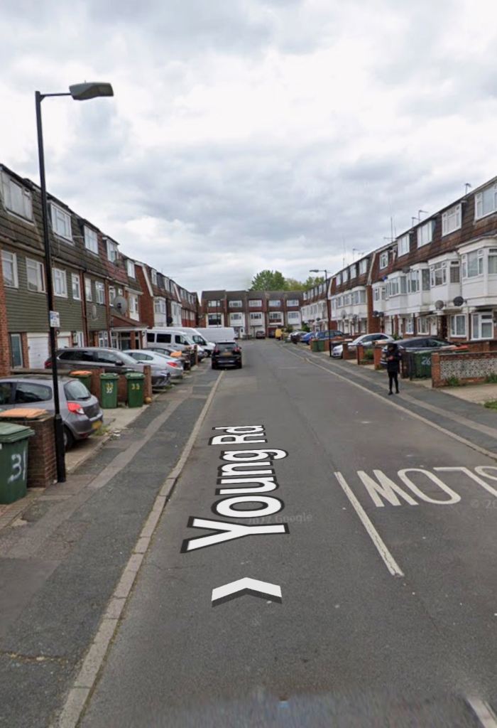 Flat Young Road in Greater London