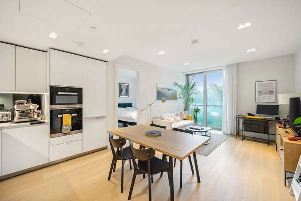 Flat Lillie Square in Greater London