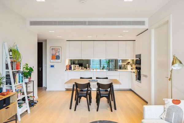 Flat Lillie Square in Greater London