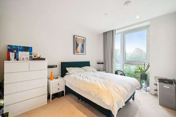 Flat Lillie Square in Greater London