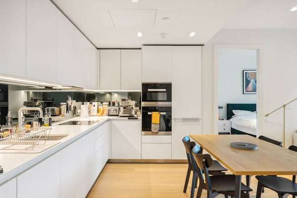 Flat Lillie Square in Greater London