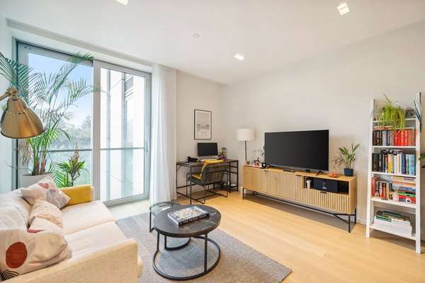 Flat Lillie Square in Greater London