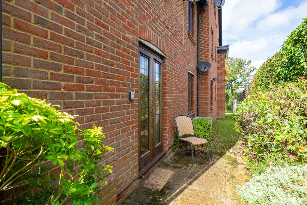 Flat Reigate Road in Mole Valley