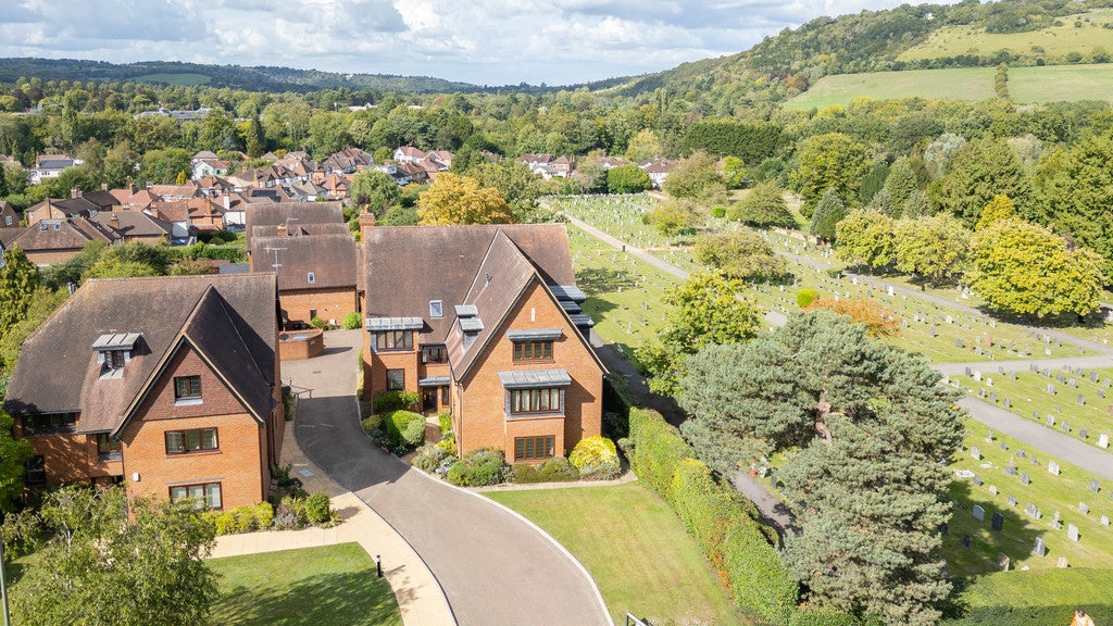 Flat Reigate Road in Mole Valley