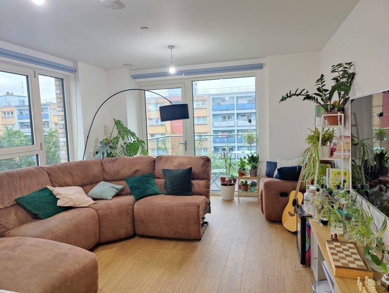 Room Ironworks Way in Greater London