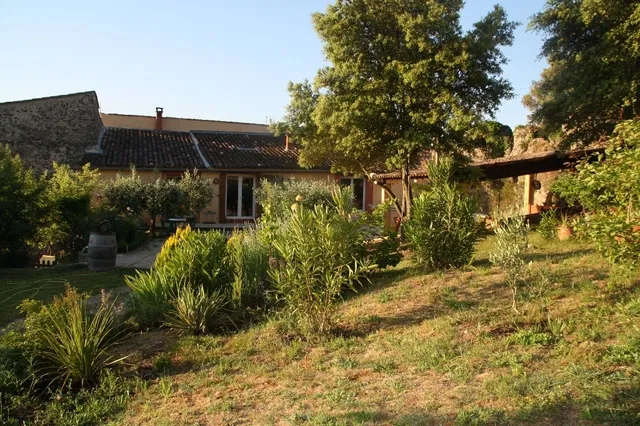 Room Chemin de Roucas de Collorgues in Cotignac